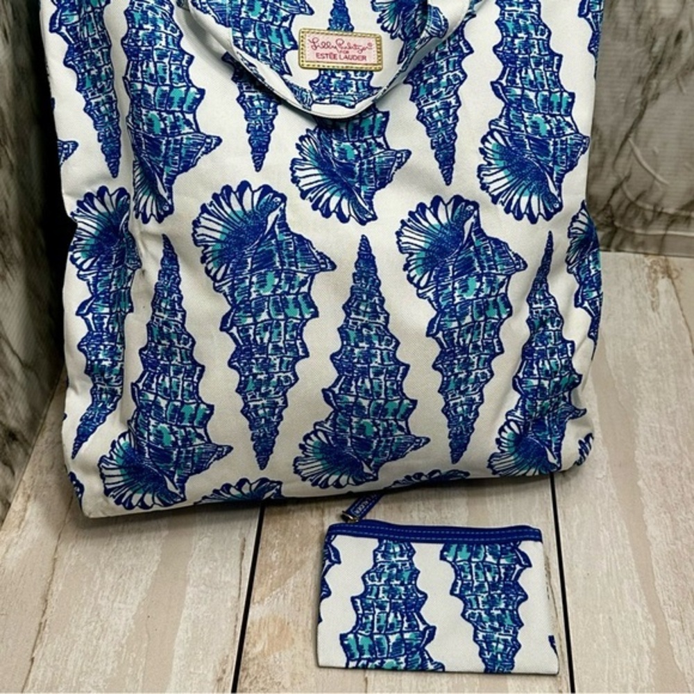 Estée Lauder X Lilly Pulitzer Blue White Seashell Nylon Tote Bag And Make Up Bag